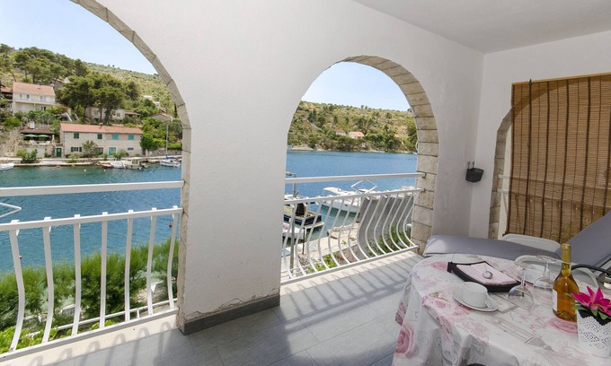 Bobovisca Apartment | Apartments Seaside (81311-A1) - Bobovisce