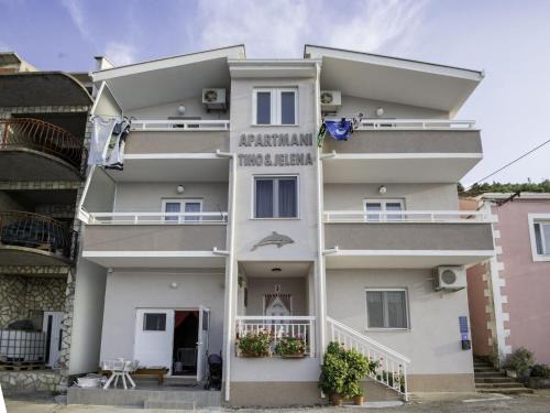 Blace Apartment | Apartments Tiho & Jelena- One Bedroom Apartment with Balcony and Sea View Maestral