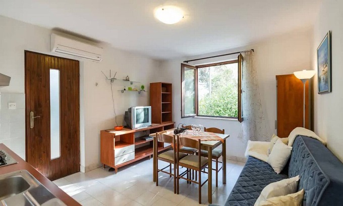 Zavala Apartment | Apartments Villa Pelegrin - Two Bedroom Apartment with Garden View