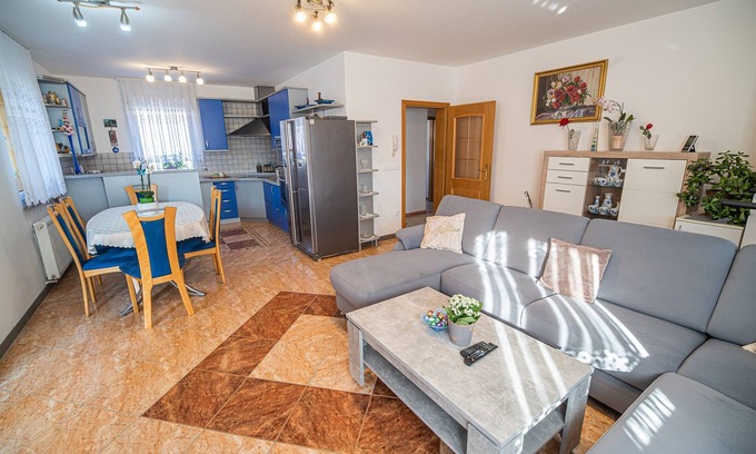 Skofljica Apartment | Apartments Želimlje - Three Bedroom Apartment 2 (spodaj)
