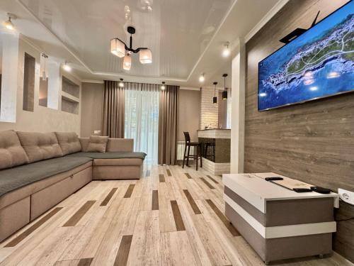 Sukhinovka Apartment | ApartPoltava Розкішна студія з КУТОВОЮ ВАННОЮ, 1-й будинок біля Корпусного парку, ПАНОРАМНИЙ балкон