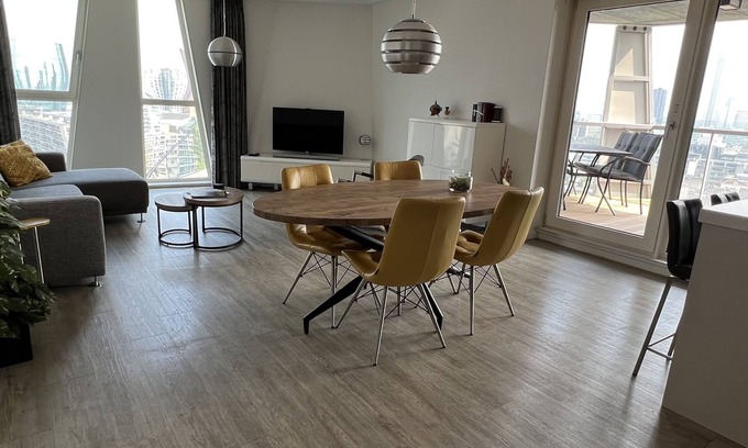 Rotterdam Apartment | Apê Calypso, luxury holiday apartment center of Rotterdam with view and balcony
