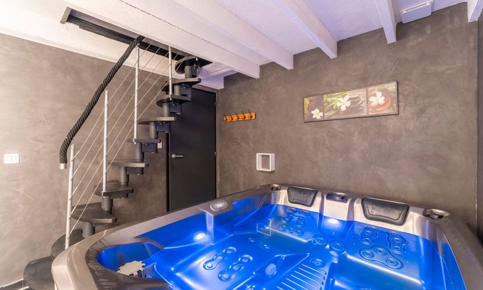 Saint-Genies-de-Malgoires Apartment | Appartment with Jacuzzi and Sauna