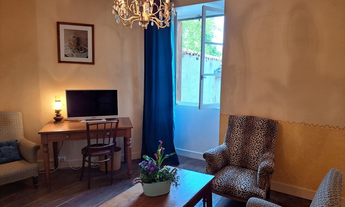 Villebois-Lavalette Apartment | Appart Firmin in touristic village 25mn D, angouleme