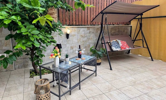 Cinecitta Apartment | Appartamento agli Acquedotti, with private garden