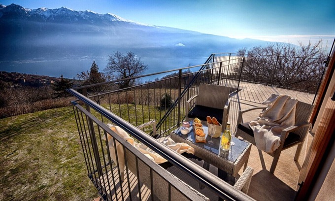 Gardola Apartment | Appartamento Alba by Theater Home - with marvellous lake view