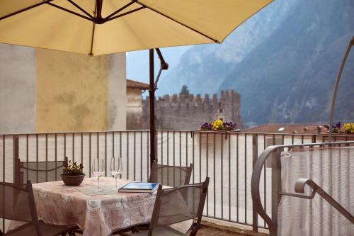 Canale di Tenno Apartment | Appartamento Ania vista castello