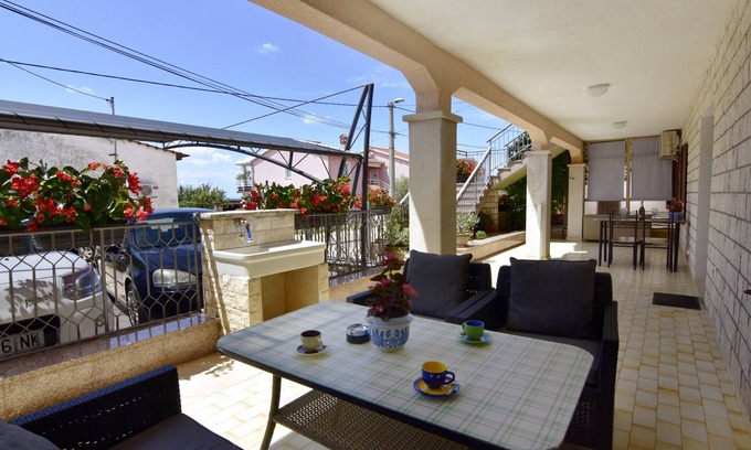 Murine Apartment | Appartamento Erin con 2 Bagni, 2 Condizionatori D'aria, Terrazzo