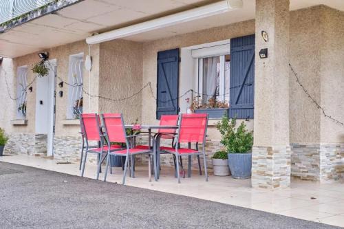 Saint-Victor-de-Cessieu Apartment | Appartement charmant à Saint-Victor-de-Cessieu - 30 m² - Terrasse