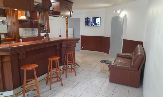 Montbard House | Appartement Au Bord Du Canal
