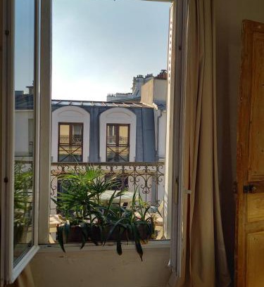 Quartier Saint-Ambroise Apartment | Appartement avec balcon au cœur PARIS