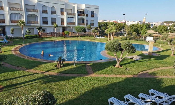 Saidia Apartment | Appartement avec piscine à saidia Climatisation et Wifi