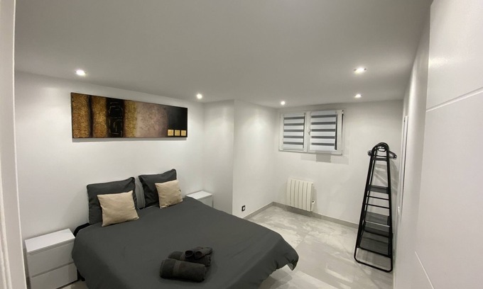 Feyzin Apartment | Appartement Calme à 10 Minutes du Centre de Lyon