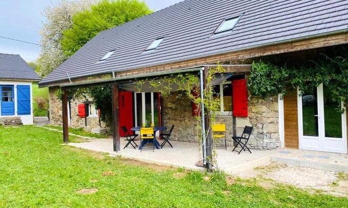 Orgnac-sur-Vezere Apartment | Appartement charmant Orgnac-sur-Vézère avec jardin et parking