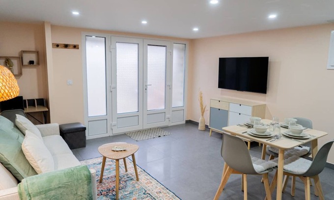 Dammarie Les Lys Apartment | Appartement Cosy le lys Vert à 40min de Paris