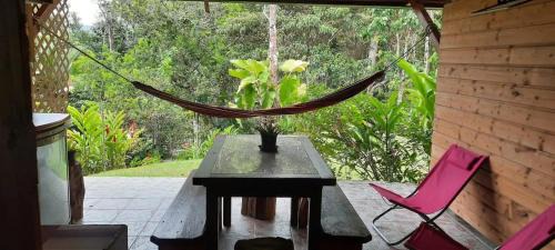 Goyave Apartment | Appartement cosy avec vue sur la montagne à Goyave