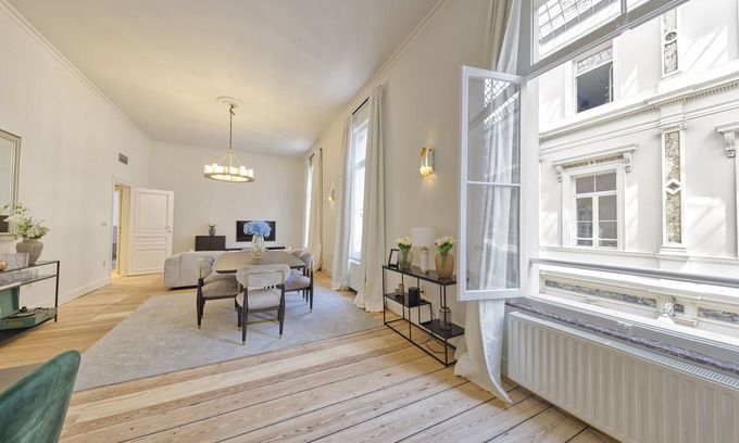 Ilot Sacre Apartment | Appartement dans l'hypercentre