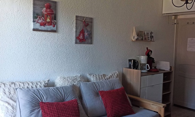 Guzet Neige Apartment | Appartement de 32 m2 Avec Grand Balcon, au Pieds des Pistes, Dans les Pyrénées