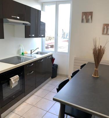 La Tour-du-Pin Apartment | Appartement de la nation 1