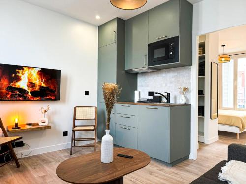 Republique–Point-du-Jour Apartment | Appartement Bien Équipé dans un Quartier Prisé