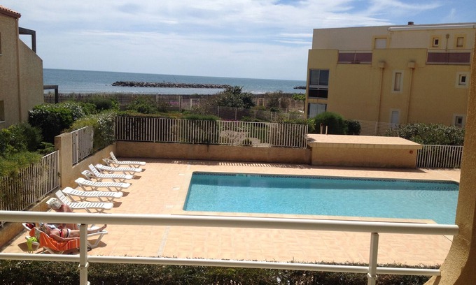 Valras-Plage Apartment | Appartement les Pieds Dans L'eau