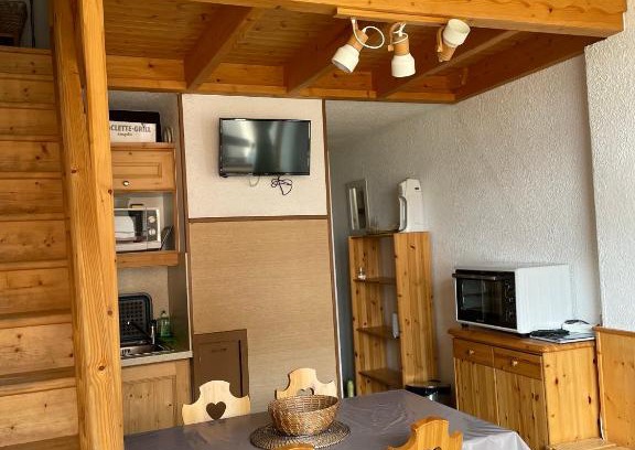Les Menuires Apartment | Appartement pour 6 personnes au pied des pistes au calme aux Menuires les Asters