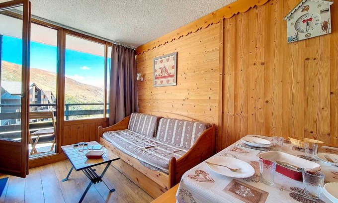 Les Menuires Apartment | Appartement rénové, lumineux, skis aux pieds, balcon, 5 pers, proche télécabine - FR-1-344-938