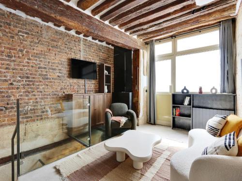 Quartier Sainte-Avoye Apartment | Appartement Spacieux - 3BR 6P - Marais