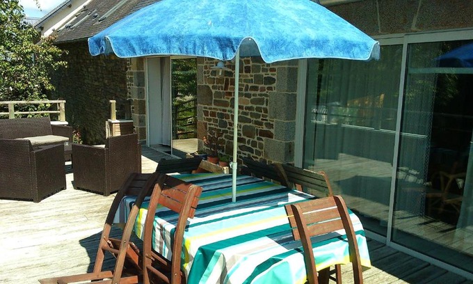 Dragey-Ronthon Apartment | Appartement spacieux a Dragey Ronthon avec jardin cloture