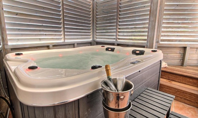 Morel Apartment | Appartement THOMANA , jacuzzi privé, plage à 200 m