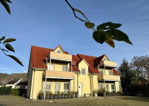 Oertzenhof Apartment | Appartementhaus Möwe