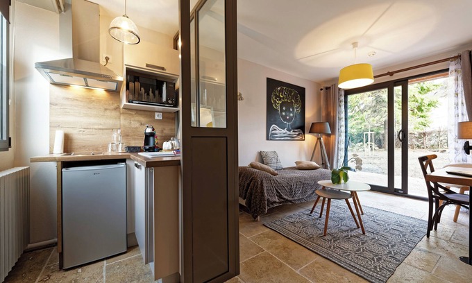 Autun Apartment | Appartements Pied à Terre, haut standing avec cuisine équipée et terrasse/Groupe HRM