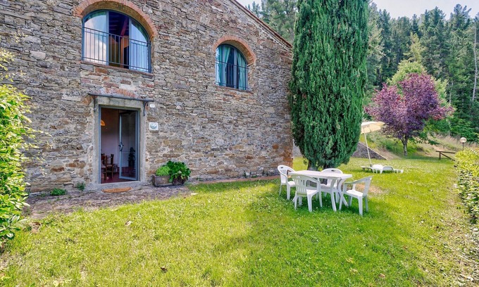 Dicomano House | Appealing Home with pool