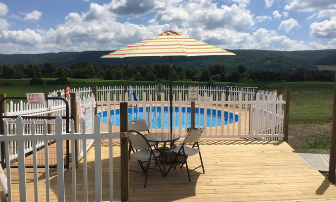 Milford Hotel | Apple Inn and Suites Cooperstown Area