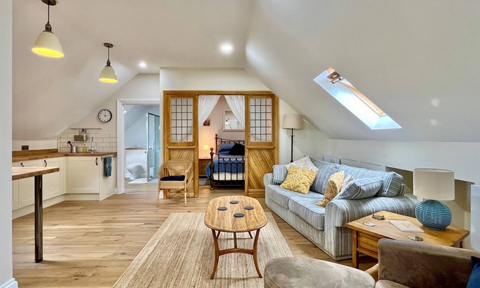 Ford Cottage | Apple Tree Barn by inspirestays.com - a cottage that sleeps 4 guests in 2 bedrooms