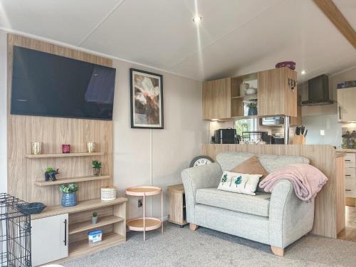 Fenny Bentley House | Apricus Lodge