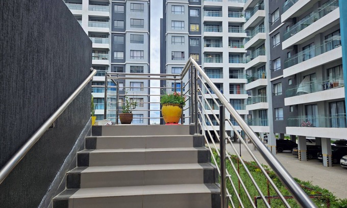 Syokimau House | Apt 2 - 2BR Apartment with a pool, high-speed internet, close to the airport
