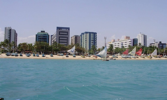 Pajucara Apartment | Apt 2 bedrooms, sleeps up to 7 people, safety nets, 2 parking spaces