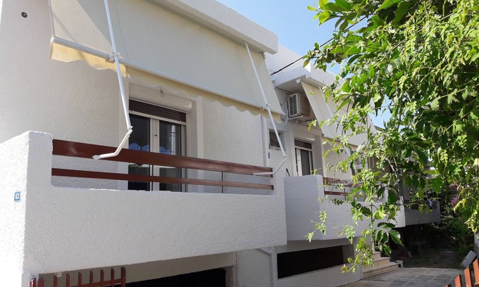Amarinthos Apartment | Apt 30 meters from beach, Amarynthos town