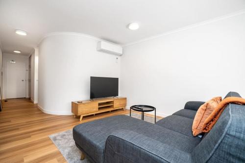 Kingston Apartment | Apt in Kingston - 10min to Lake Burley Griffin - Hosted by Canstay
