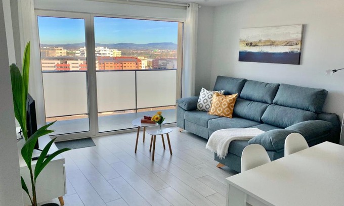 La Corredoria y Ventanielles Apartment | Apto HUCA. Parking/WIFI incluido