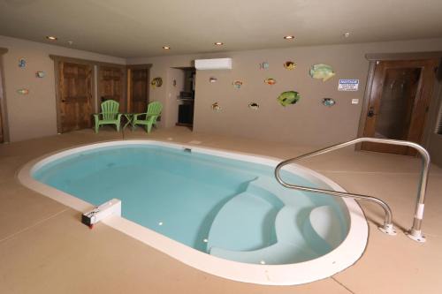 Gatlinburg Ski Chalet | Aqua Paradise by Eden Crest