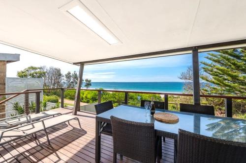 Vincentia House | Aqua Vista - beachfront 4BR Home with ocean views