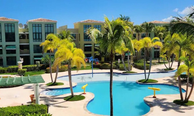 Mediania Alta Apartment | Aquatika Tropical Paradise Beach Side Resort With 5 Pools