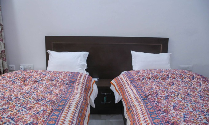 Taj Ganj Bed & Breakfast | Aradhana's Home Stay Deluxe Room