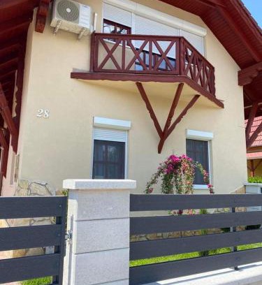 Berzence House | Aranypatkó Vendégház Lovasudvar