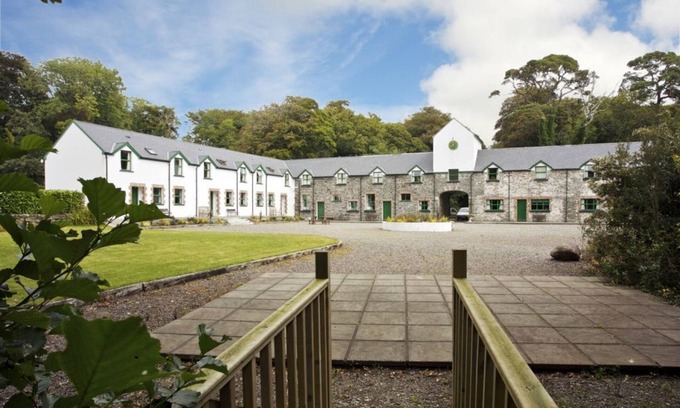 Ardnatrush Cottage | Ardnagashel Est No 6 - a two story that sleeps 4 guests in 2 bedrooms