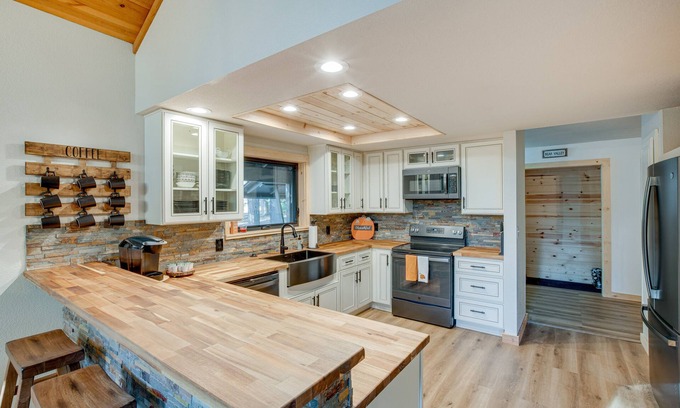 Arnold Cabin | Arnold Cabin Near Calaveras Big Trees State Park!