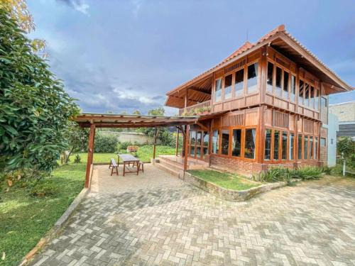 Lembang Villa | Arovala Villa