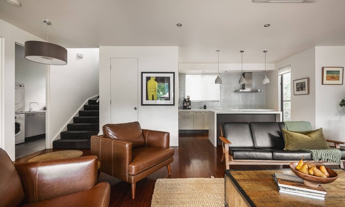 Bright House | Art House on Elm - The Art inspired Townhouse on Elm, featuring 3 bedrooms and 3 bathrooms